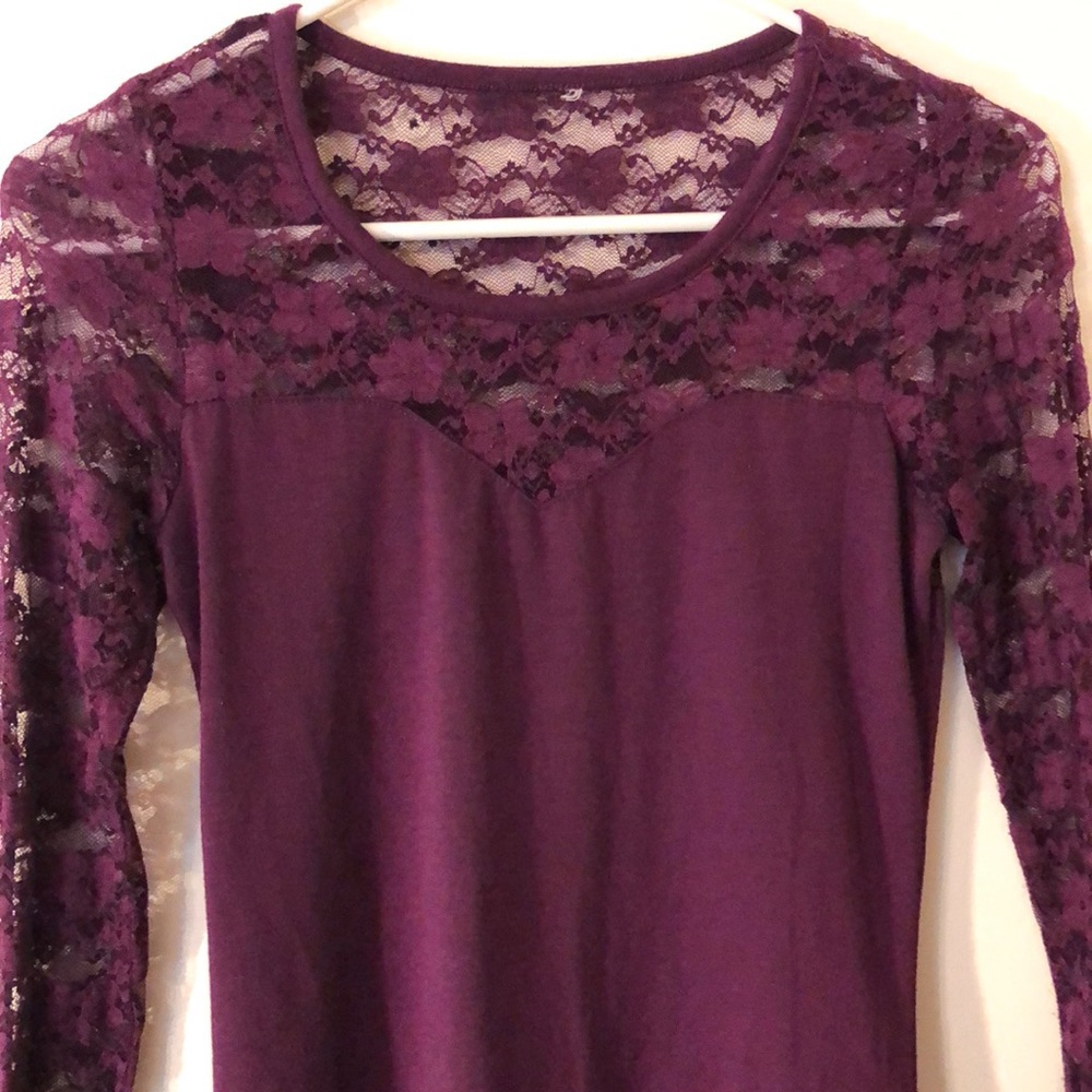 Long sleeve with lace